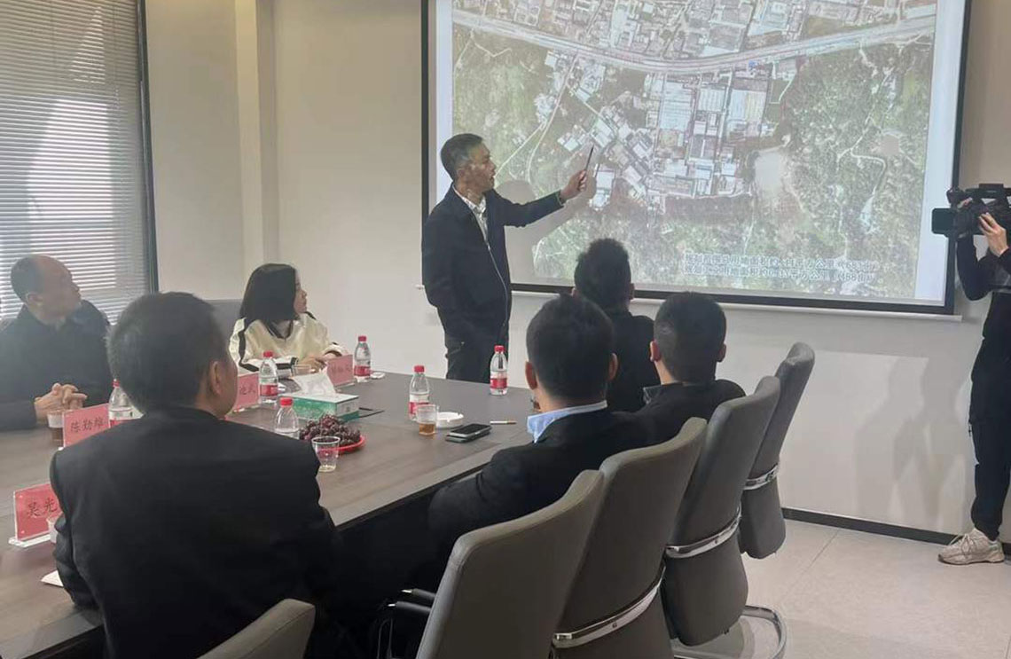 潮南区区长张晓铿带队赴浙江义乌考察乡贤企业沃卡丽生物科技5.jpg
